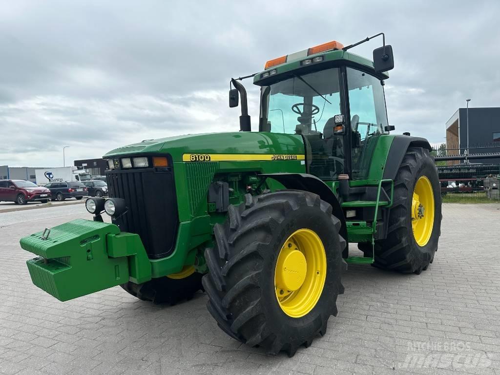 John Deere 8100 Tractoare