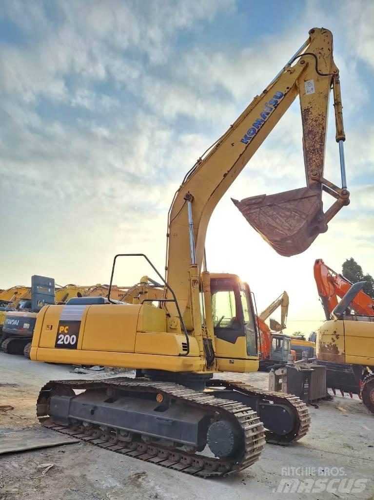 Komatsu PC 200-7 Excavatoare pe șenile

