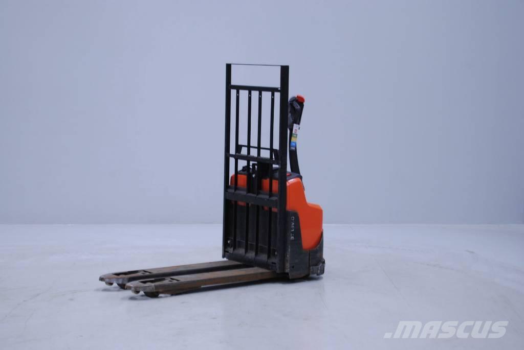 Toyota LWI160 Transpaleta manuala