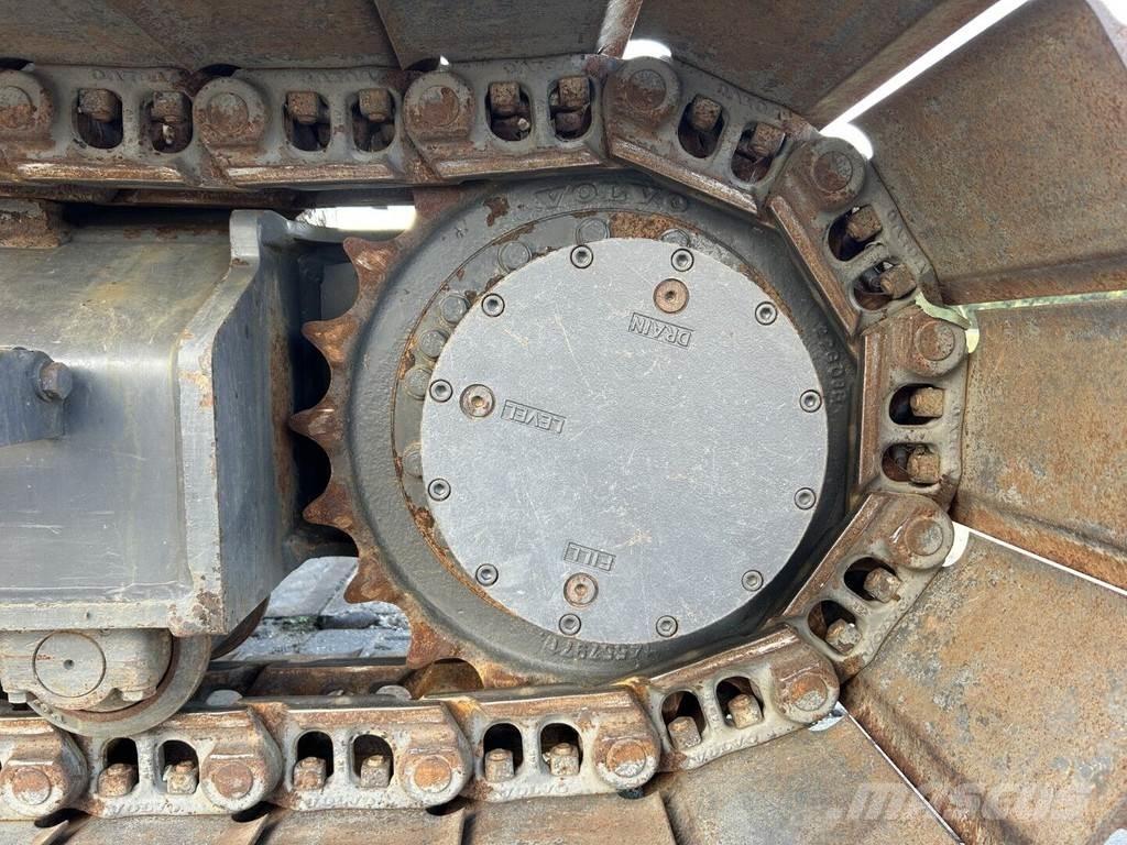 Volvo ECR145EL Excavatoare pe șenile
