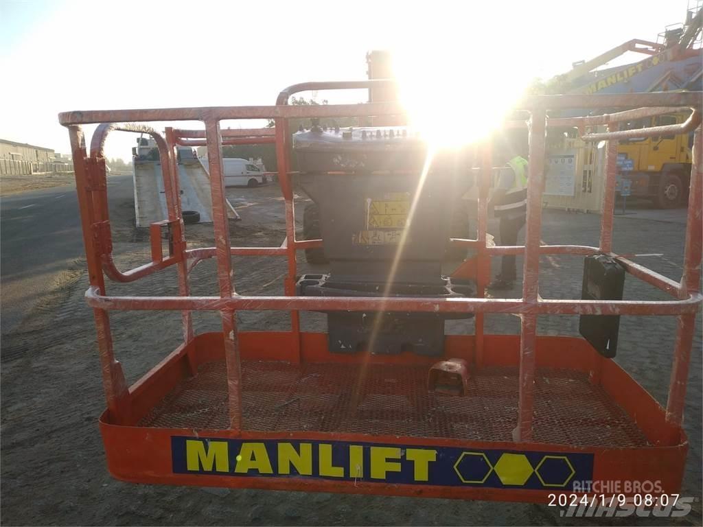 JLG 800AJ Nacele cu brat articulat