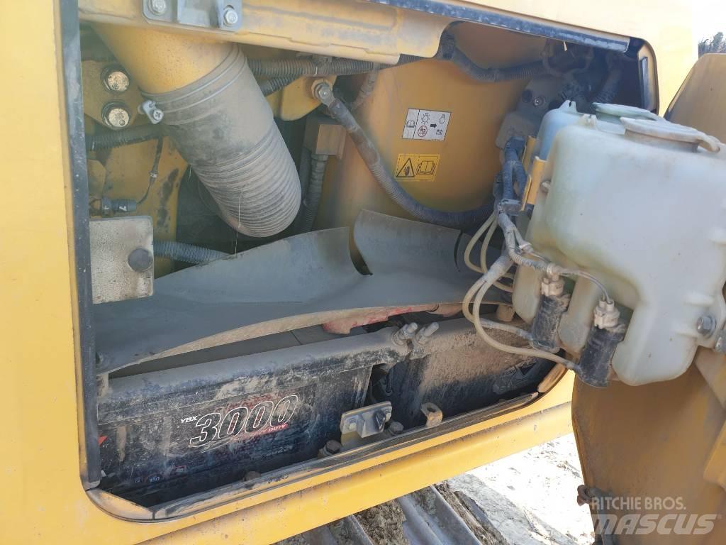 Komatsu D65PXi-18 Buldozere pe senile