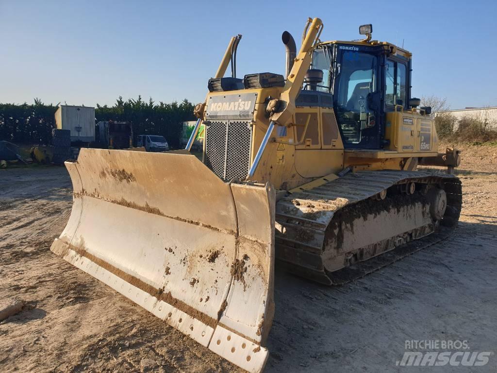 Komatsu D65PXi-18 Buldozere pe senile