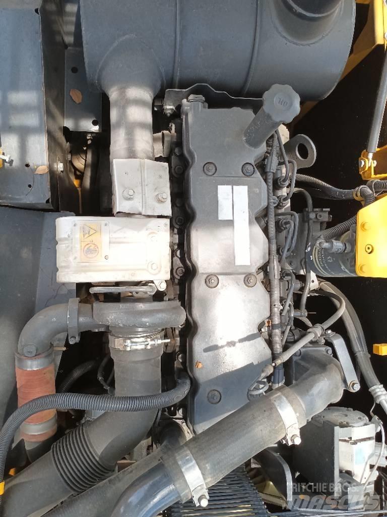 Komatsu PC 200-8 Excavatoare pe șenile
