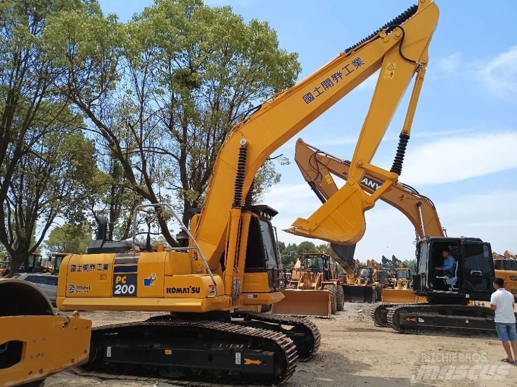 Komatsu PC 200-8 Excavatoare pe șenile
