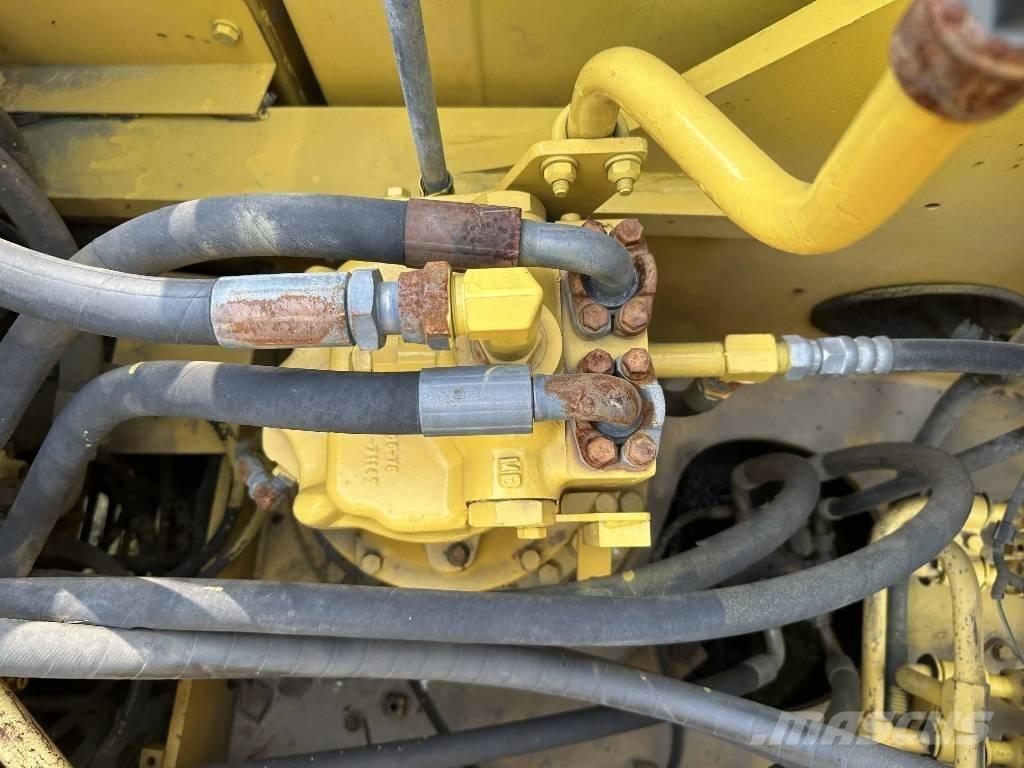 Komatsu PC240-8 Excavatoare pe șenile
