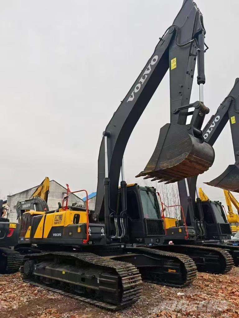 Volvo 240 Excavatoare pe șenile
