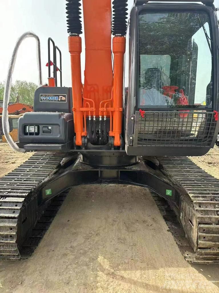 Hitachi ZX 130 Excavatoare pe șenile
