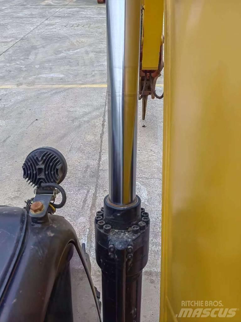 CAT CAT 323GX Excavatoare pe șenile
