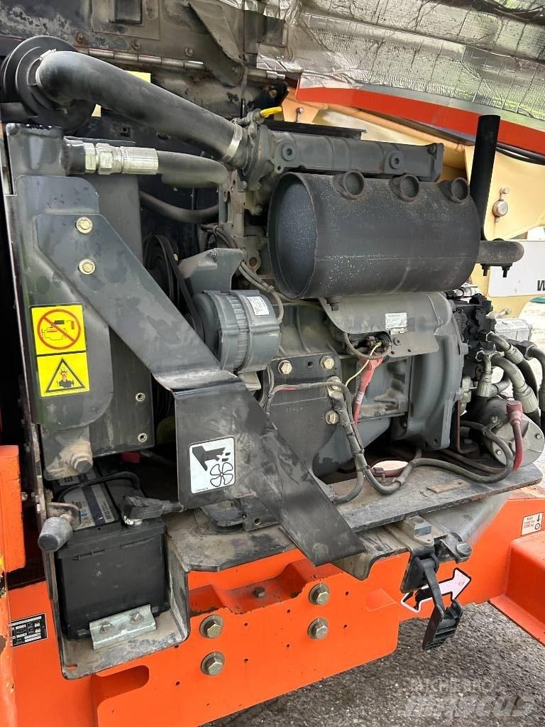 JLG 450 AJ Nacele cu brat articulat