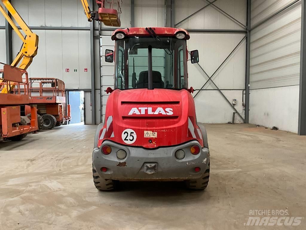 Atlas 65 Incarcator pe pneuri