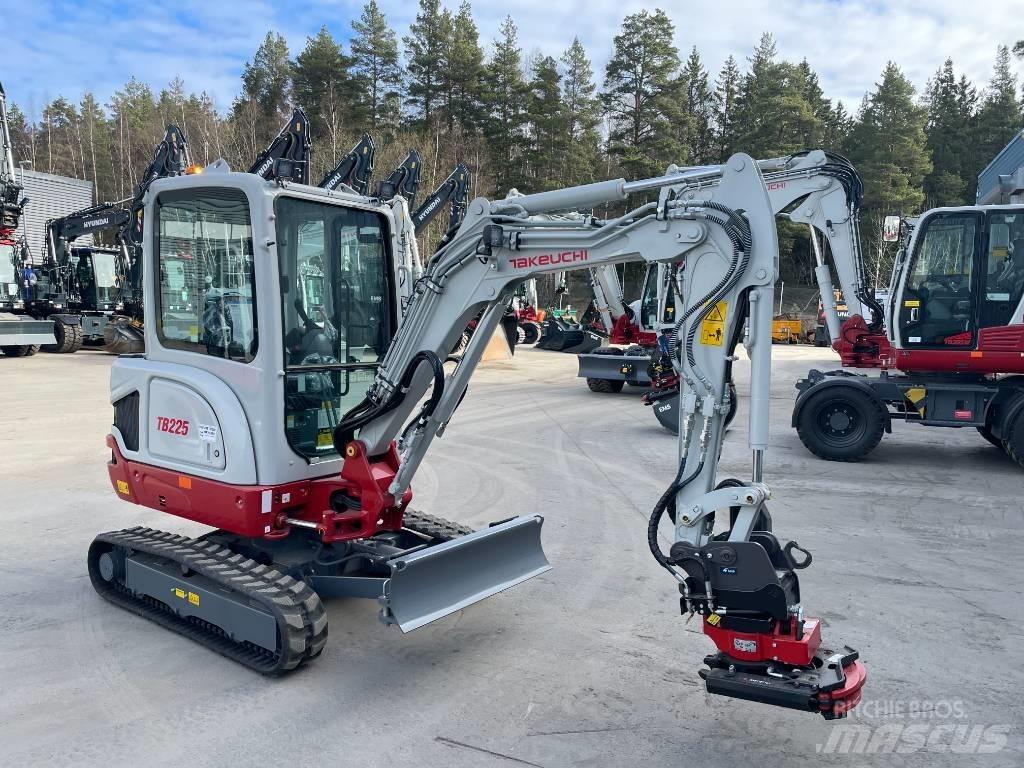 Takeuchi TB 225 Mini excavatoare < 7t