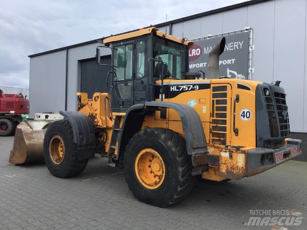 Hyundai HL 757-9 Incarcator pe pneuri