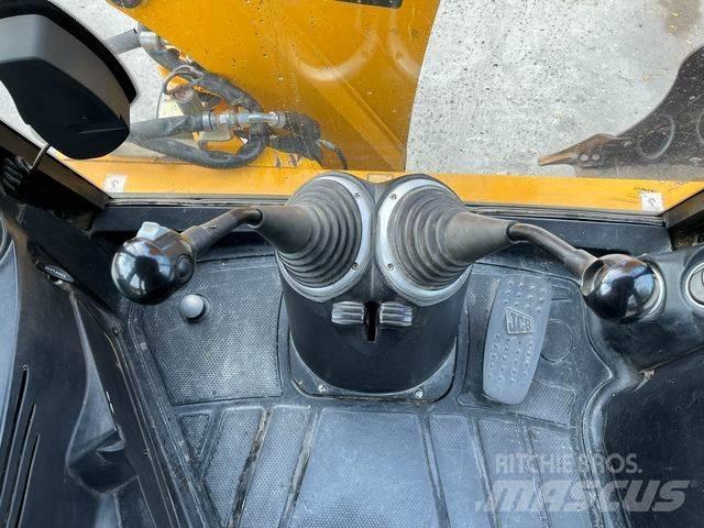 JCB 4 CX Buldoexcavatoare