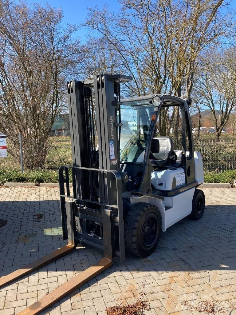 Nissan YG1D2A32Q Stivuitor diesel