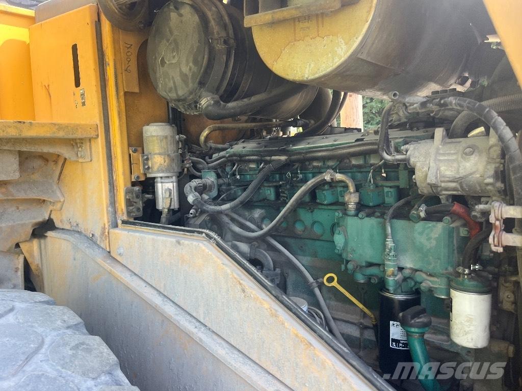 Volvo L 120 E Incarcator pe pneuri