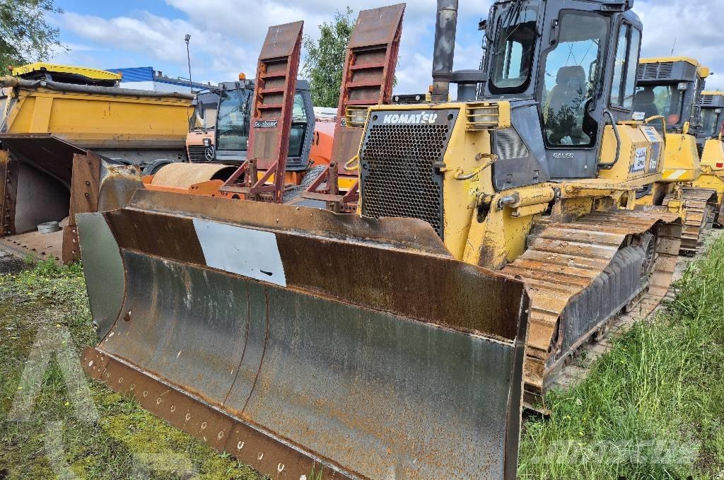 Komatsu D 61 EX-15 Buldozere pe senile