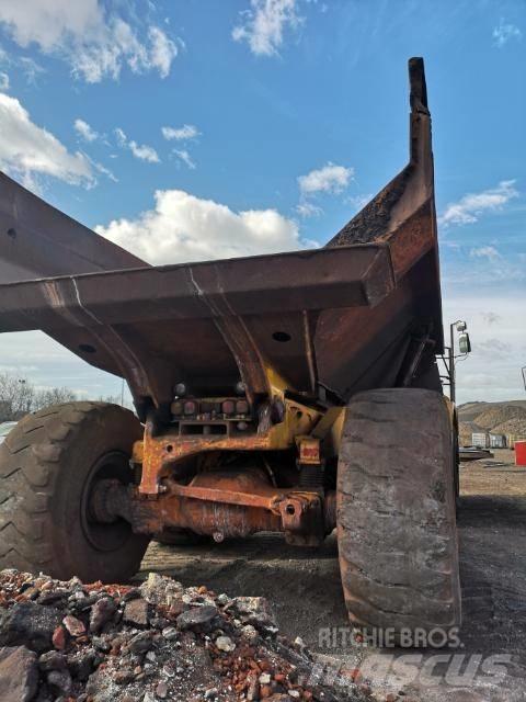 CAT 735 Transportoare articulate