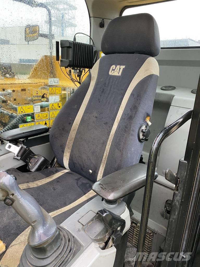 CAT 2020 Excavatoare pe șenile
