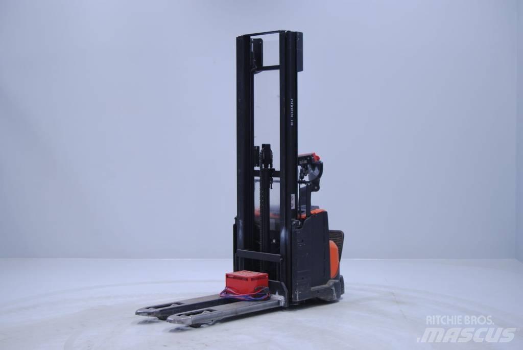 Toyota SWE120L Transpaleta manuala