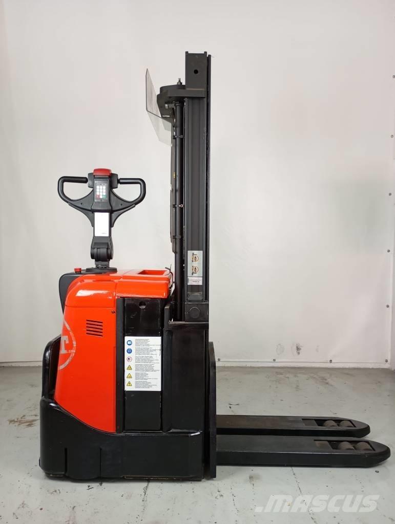 BT SPE 125 Transpaleti autopropulsanti