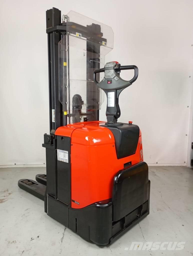 BT SPE 125 Transpaleti autopropulsanti