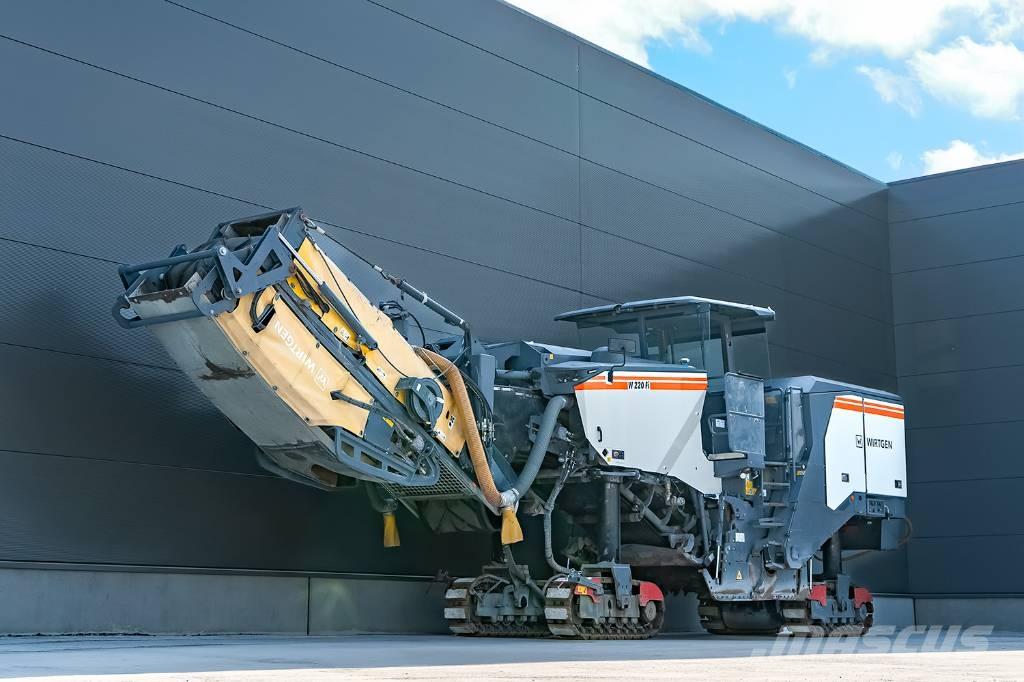 Wirtgen W 220 FI Utilaje asfalt cu freze reci
