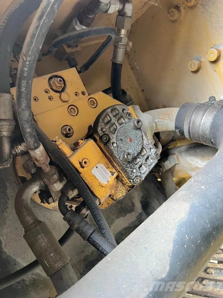 CAT 211B Excavatoare pe șenile
