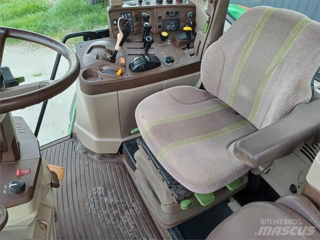 John Deere 6820 Tractoare