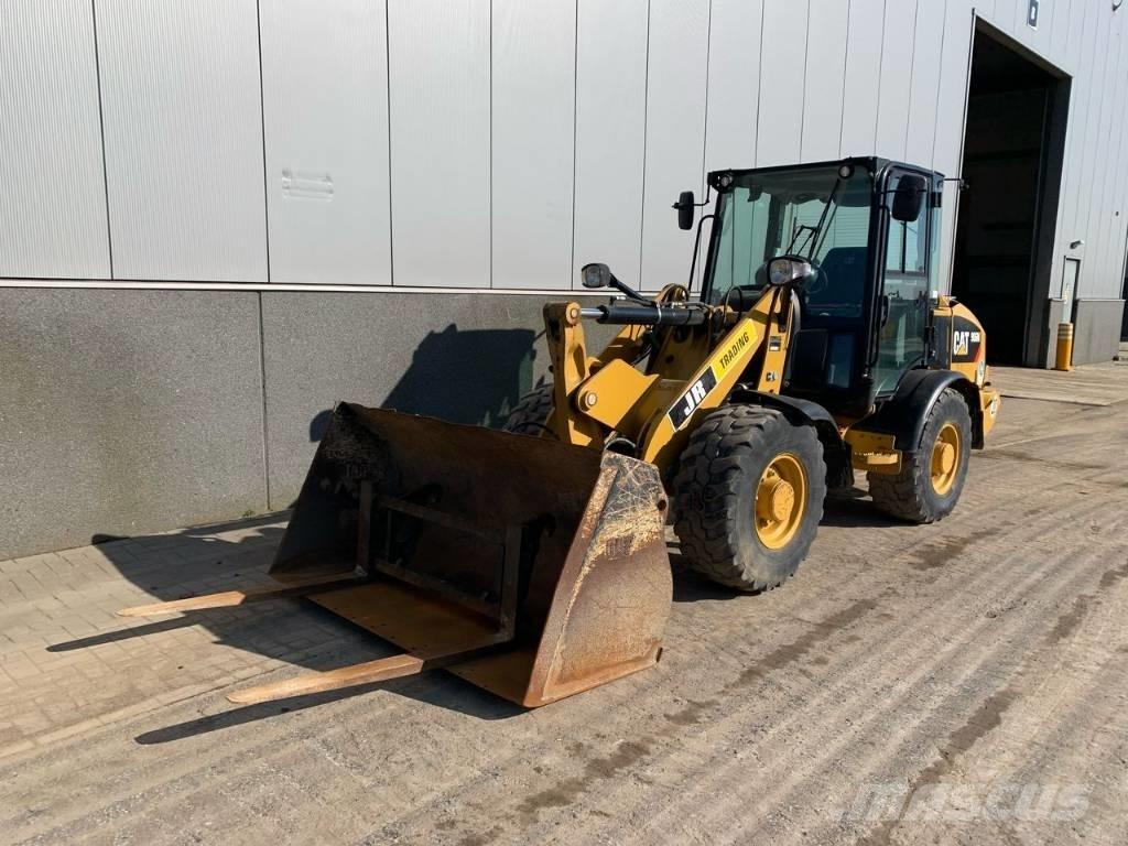 CAT 906 Incarcator pe pneuri