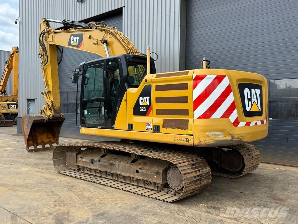 CAT 323 Excavatoare pe șenile
