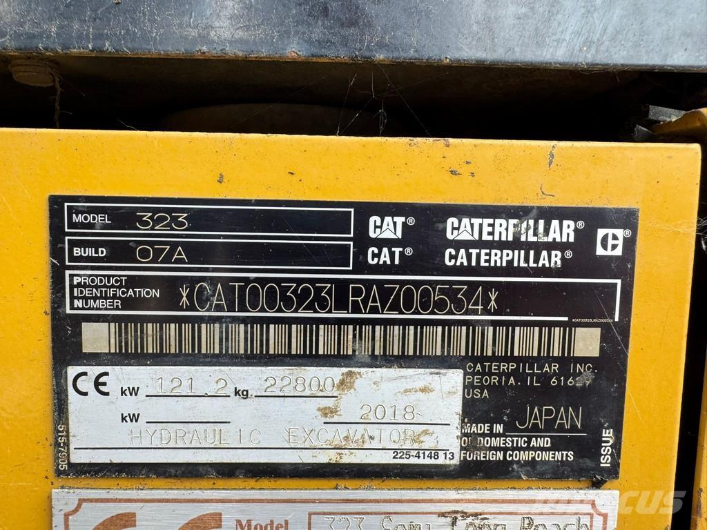 CAT 323 Excavatoare pe șenile
