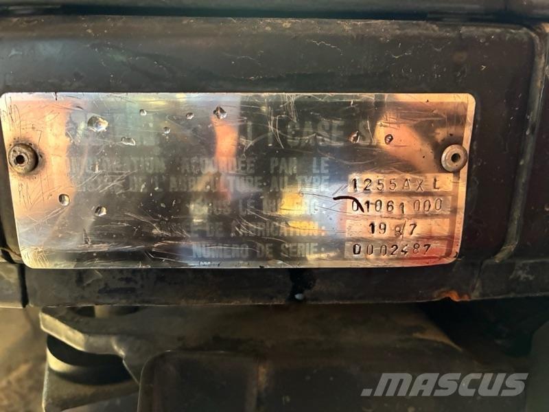 Case IH 1255 Tractoare