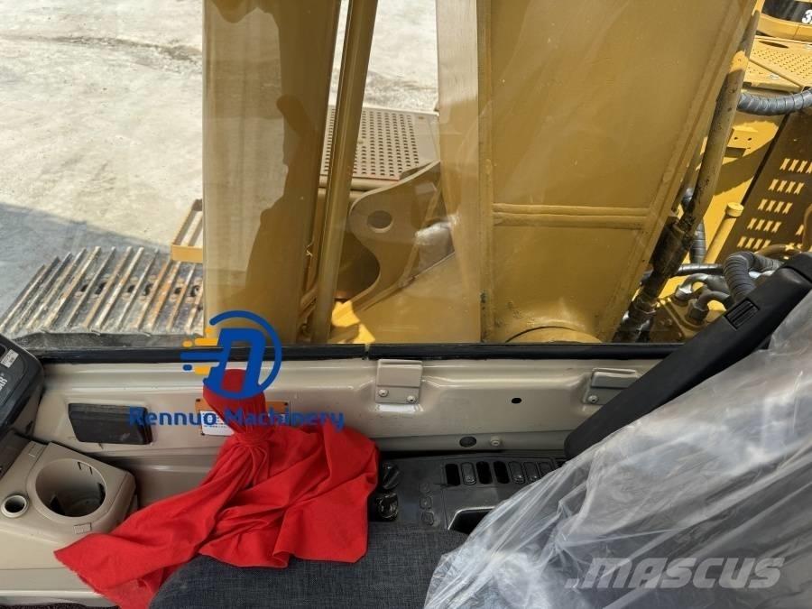 CAT 320B Excavatoare pe șenile
