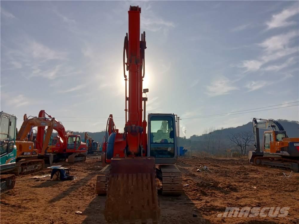 Hitachi ZX135US Excavatoare pe șenile
