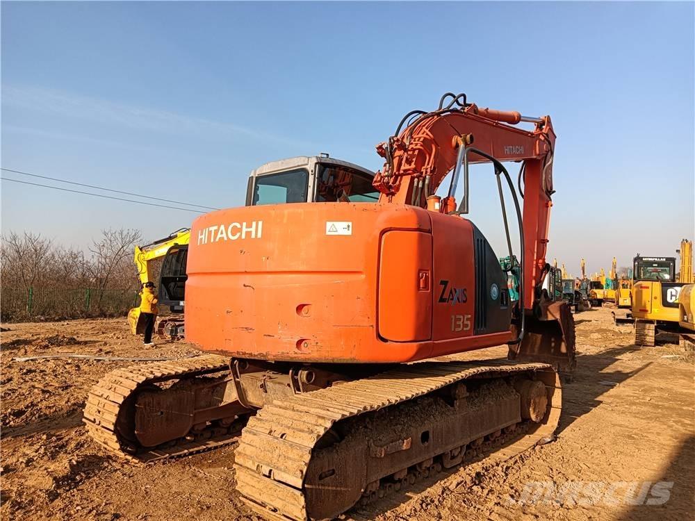 Hitachi ZX135US Excavatoare pe șenile
