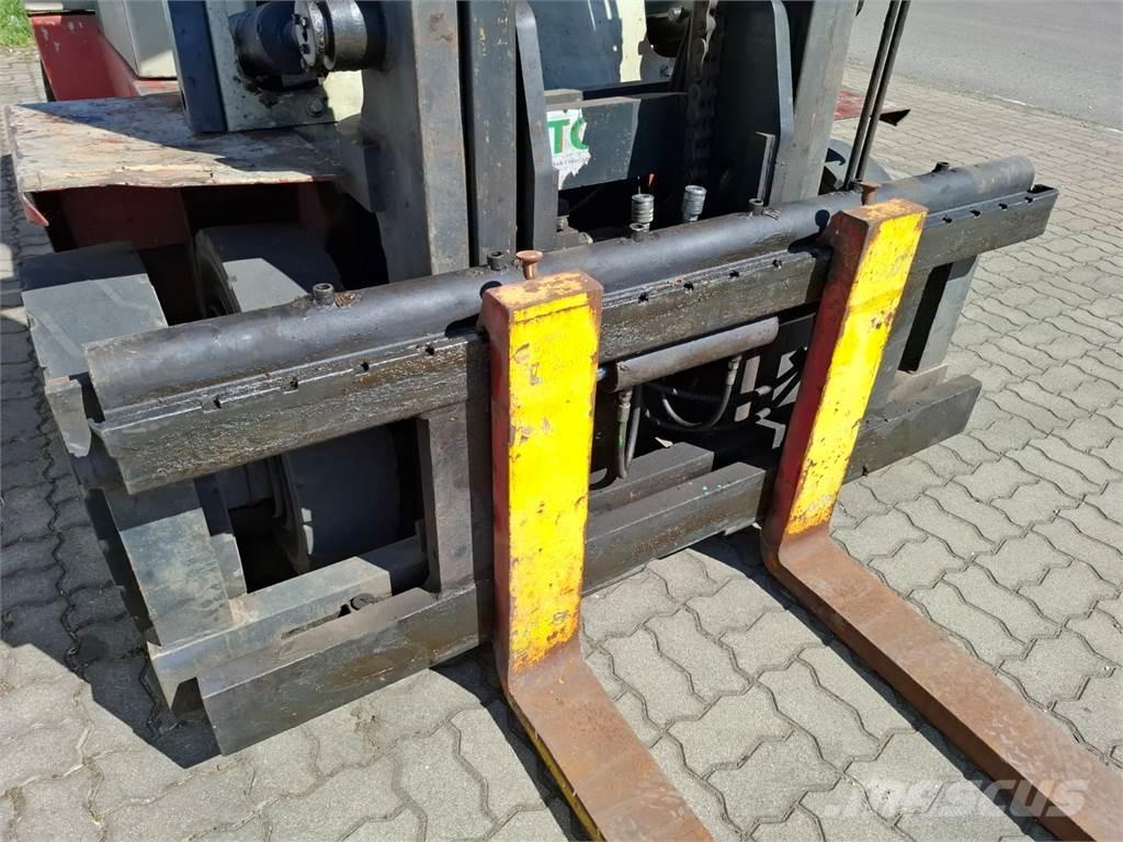 Nissan DF05A60U Stivuitor diesel