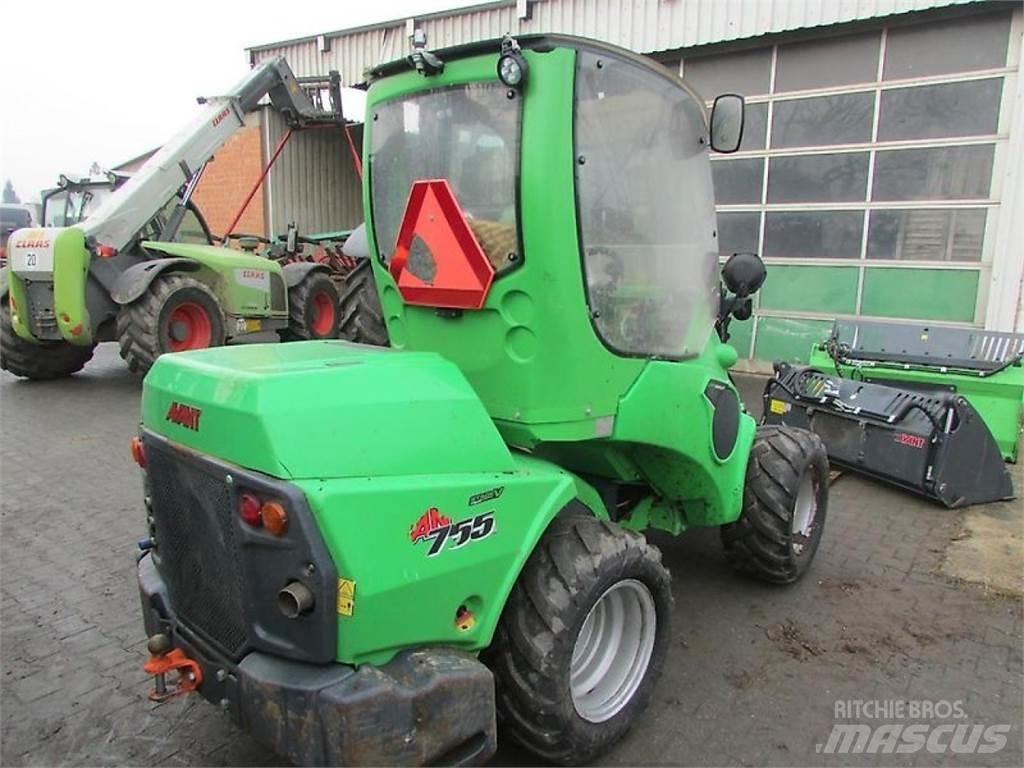 Avant 755i Incarcator pe pneuri