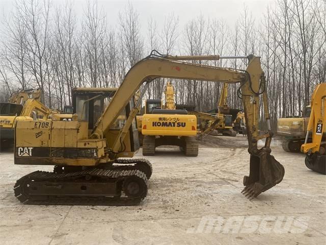 CAT E70B Excavatoare pe șenile
