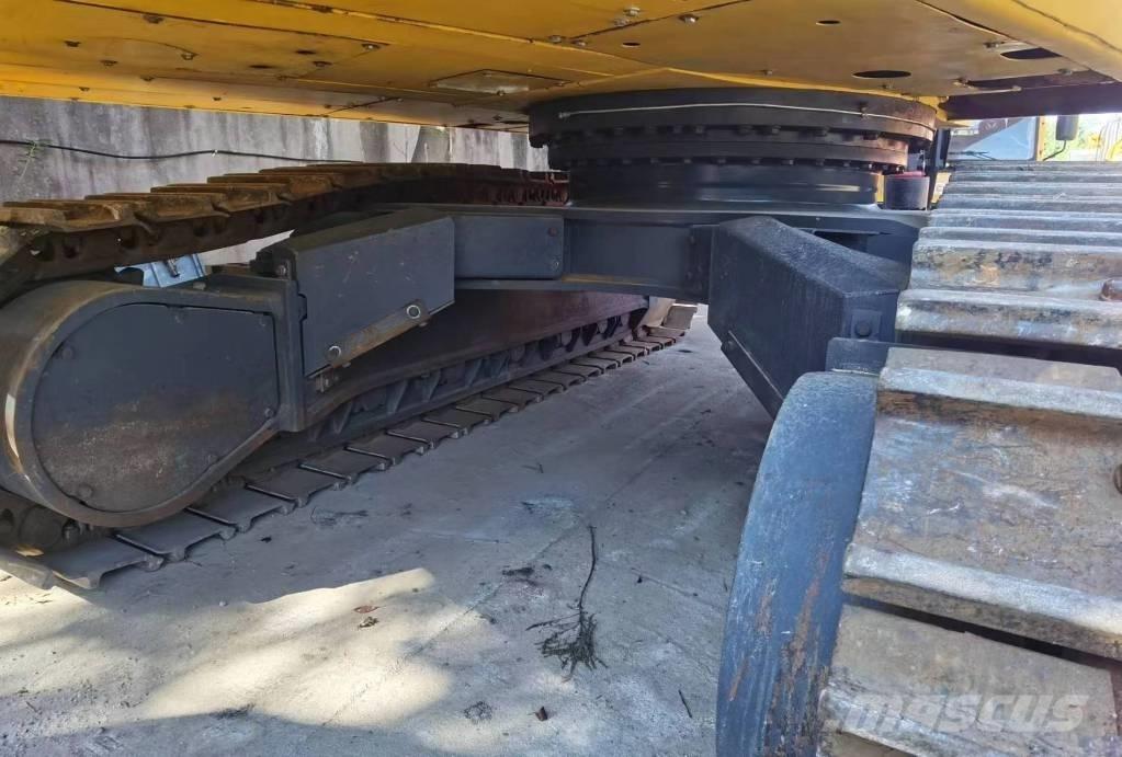 Komatsu PC 450 Excavatoare pe șenile
