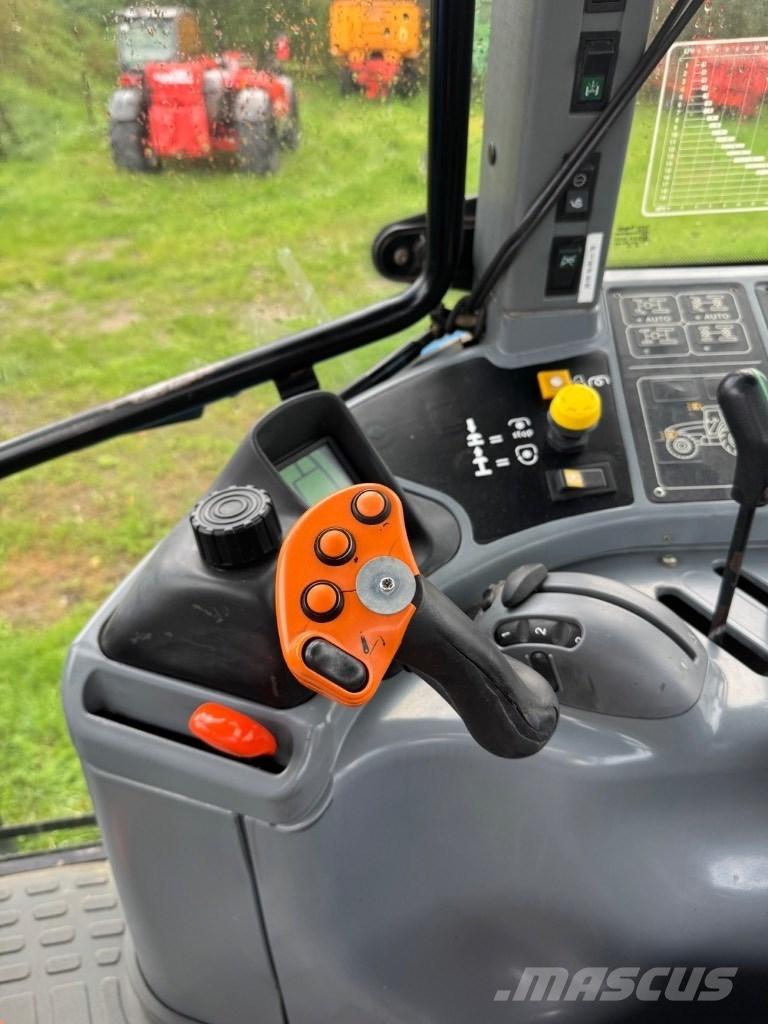 New Holland TM 175 Tractoare