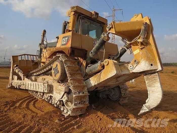 CAT D10 T Buldozere pe senile