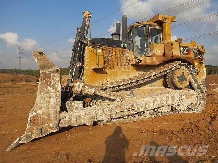 CAT D10 T Buldozere pe senile