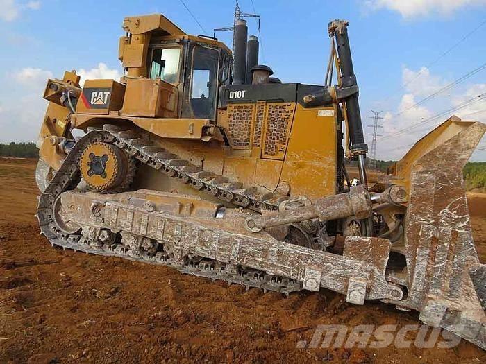 CAT D10 T Buldozere pe senile