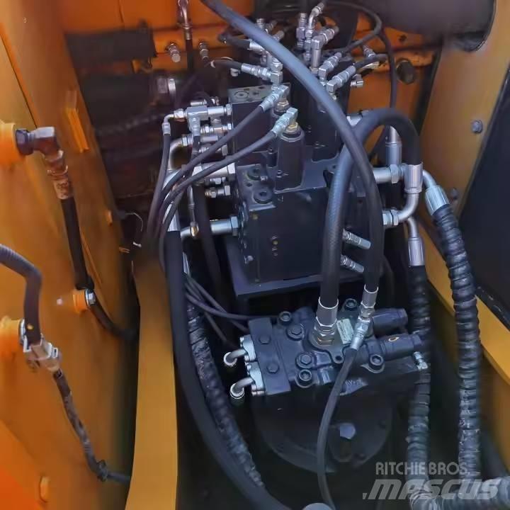 Hyundai 150LC-7 Excavatoare pe șenile
