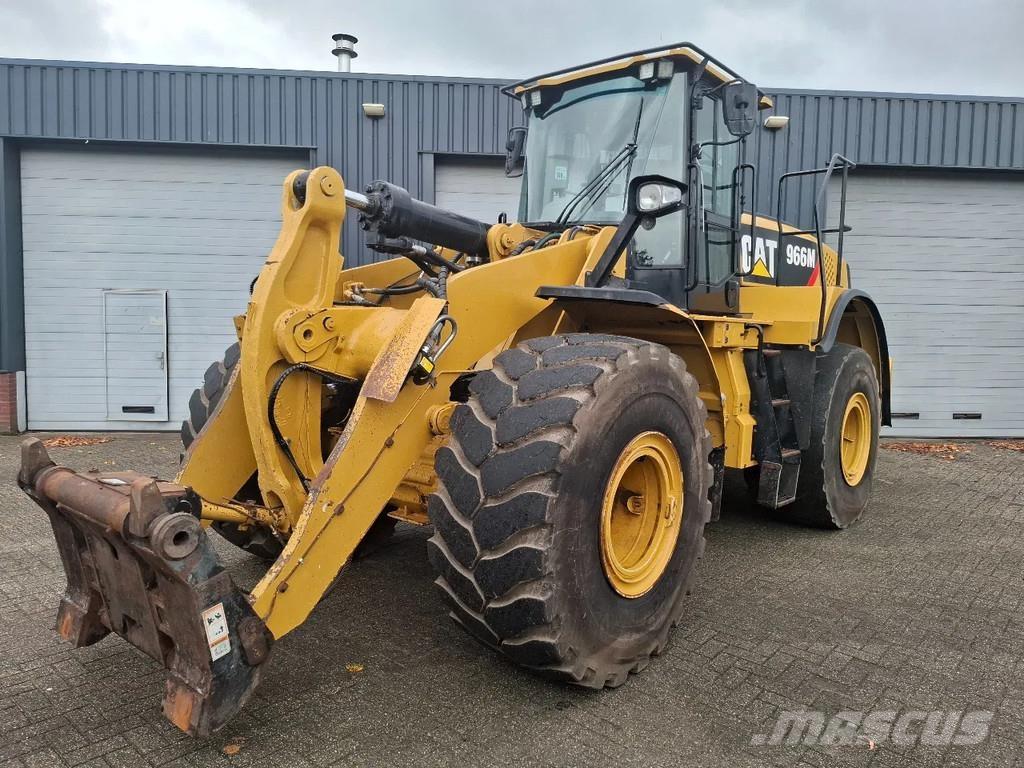 CAT 966M Incarcator pe pneuri