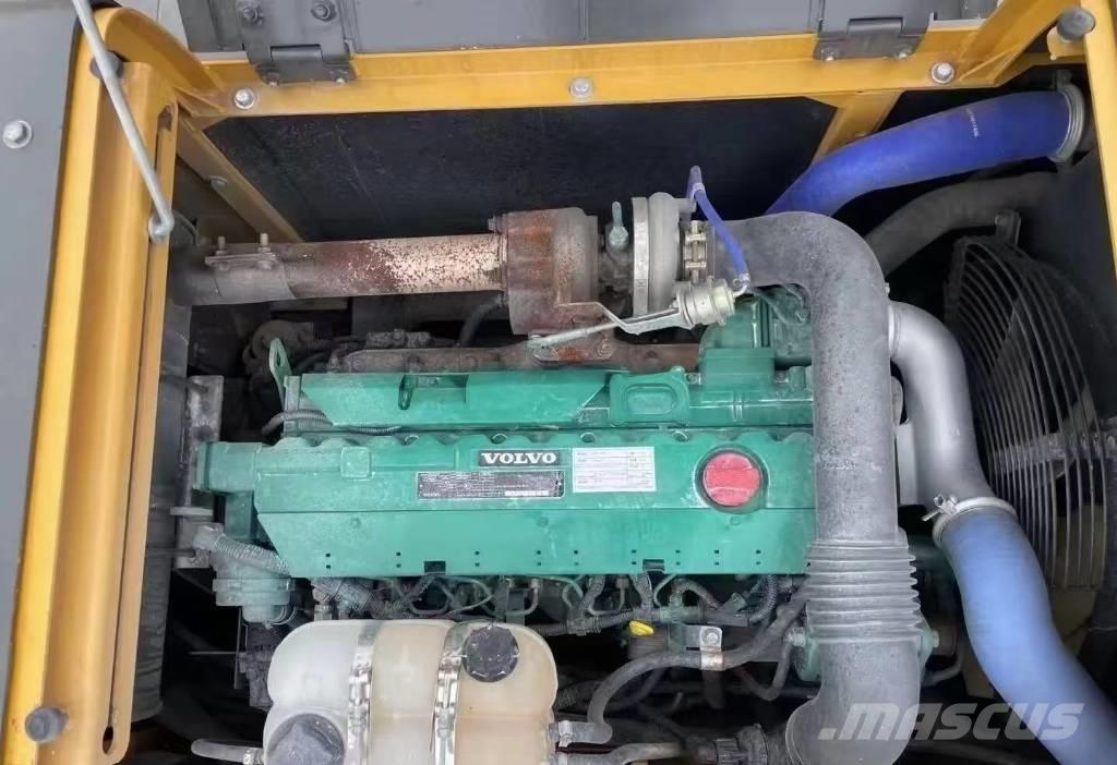 Volvo 210 Excavatoare pe șenile

