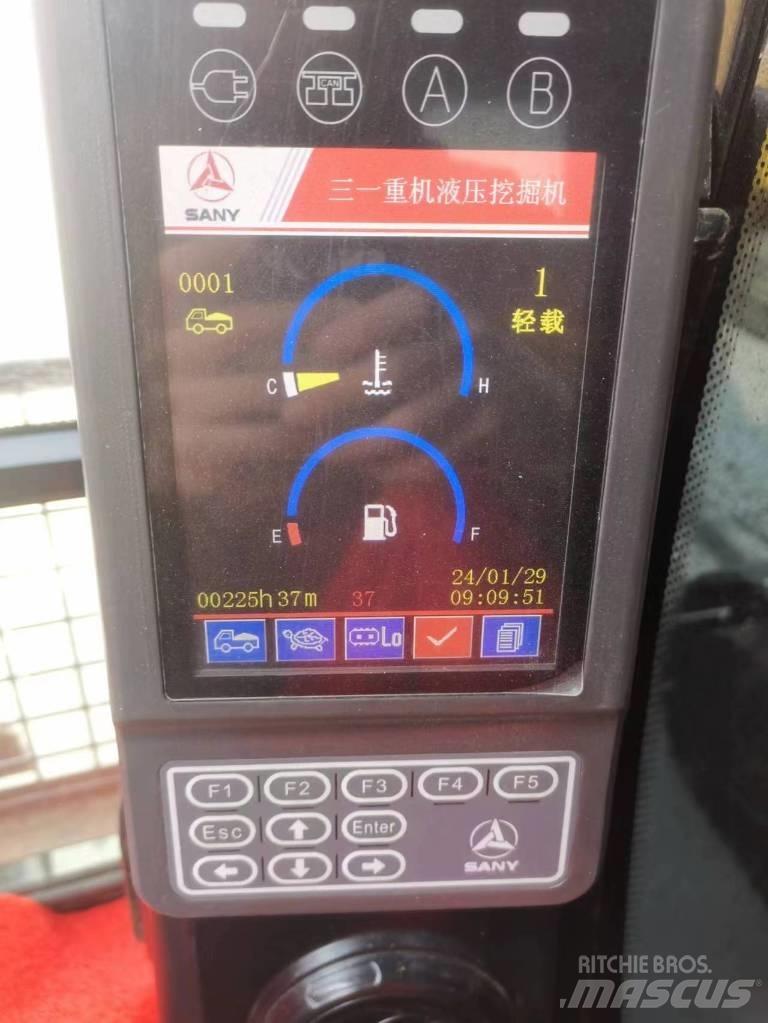 Sany 215C Excavatoare pe șenile
