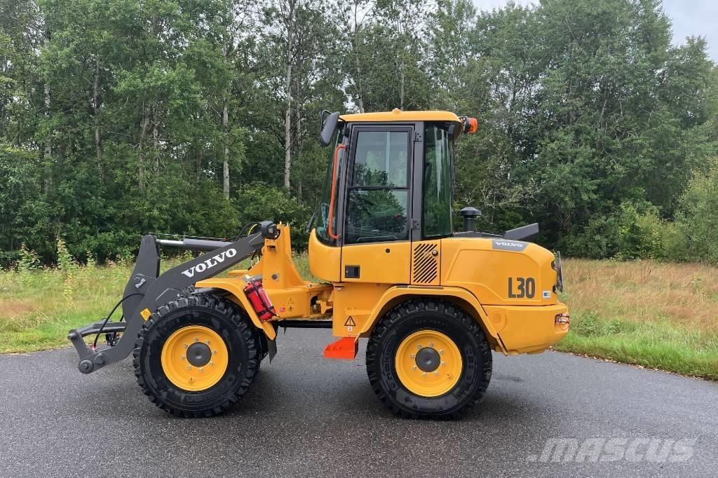 Volvo L 30 Incarcator pe pneuri
