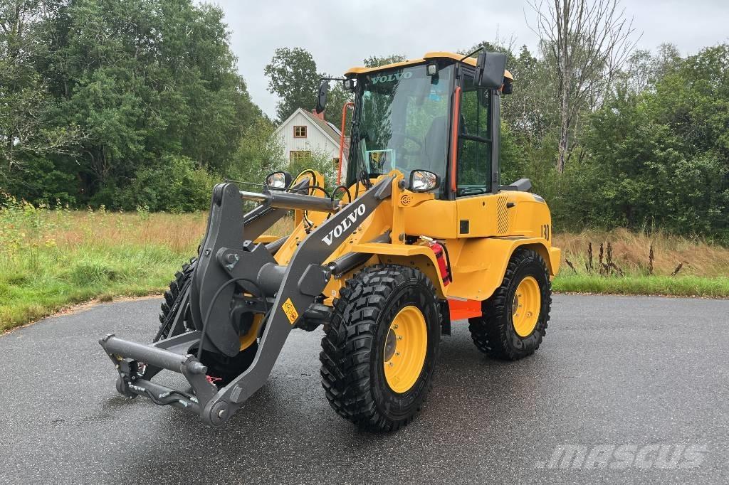 Volvo L 30 Incarcator pe pneuri